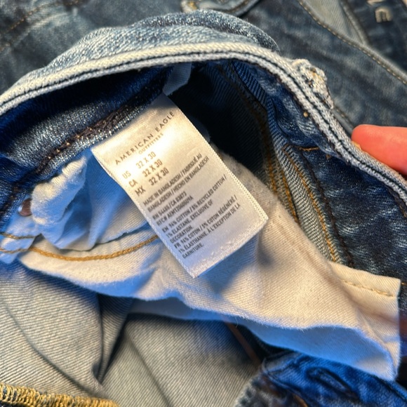 Two pairs of American Eagle men’s air flex jeans - Picture 4 of 5